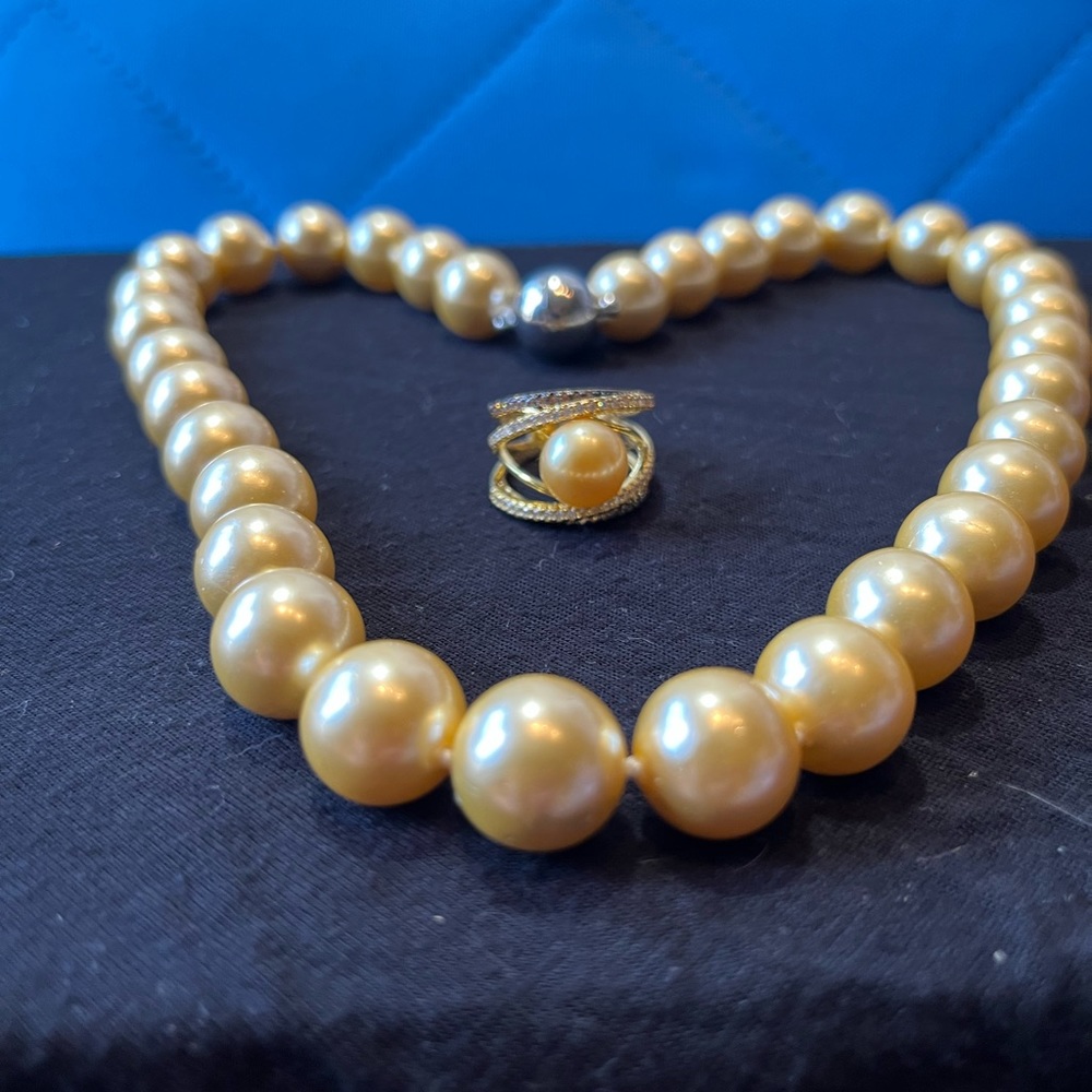 Beautiful Smokey colored pearl necklace with matching ring